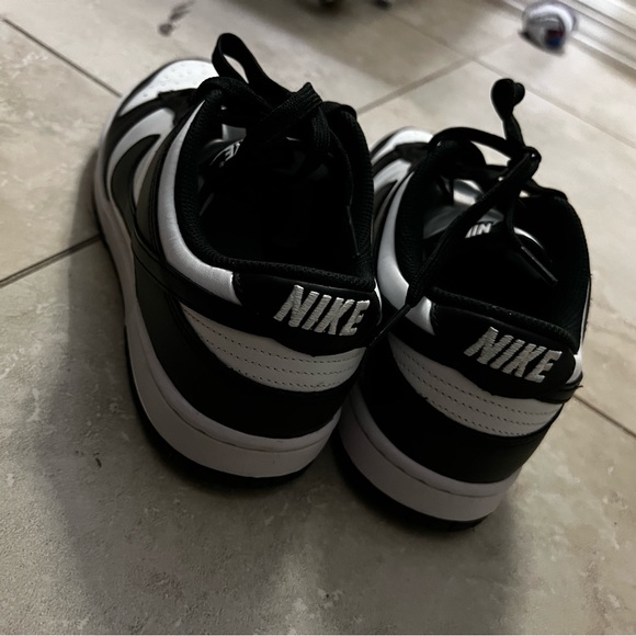 Hardly worn panda low dunks size 10 - Picture 2 of 5